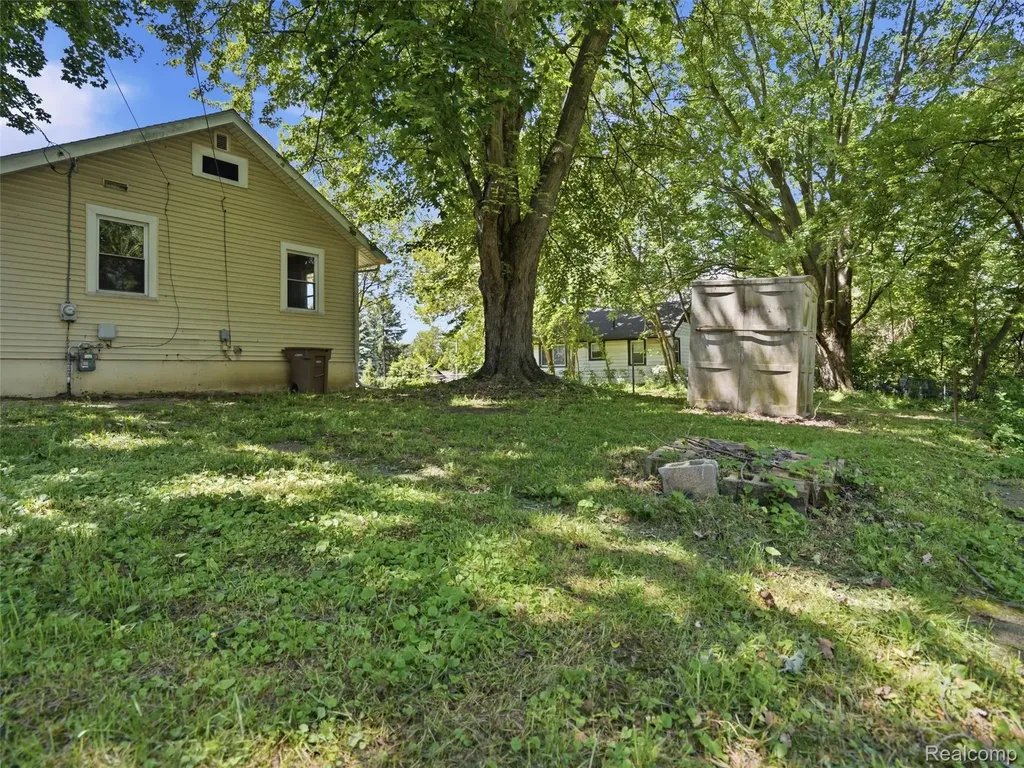 45 Kemp Street Pontiac City MI 48342