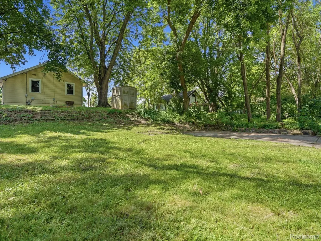 45 Kemp Street Pontiac City MI 48342