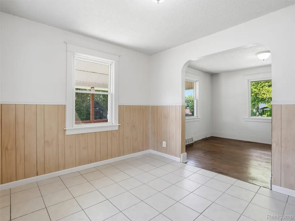45 Kemp Street Pontiac City MI 48342