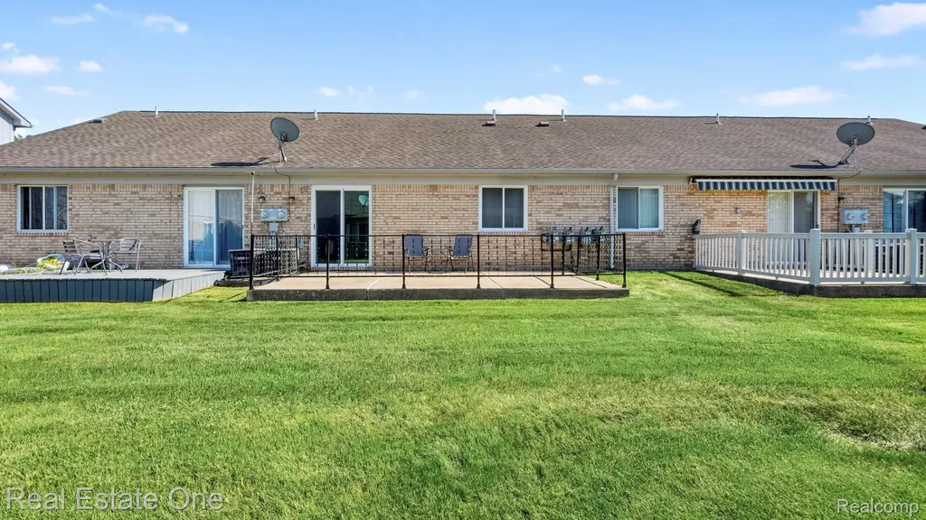 23344 Bunte Court Brownstown Charter Township MI 48183