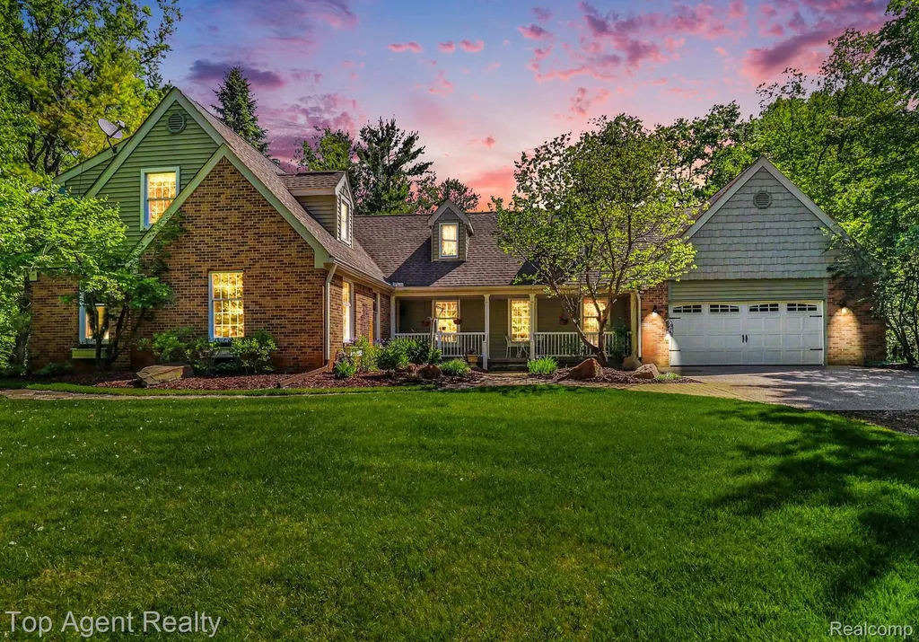2411 Farmbrook Trail Addison Township MI 48370