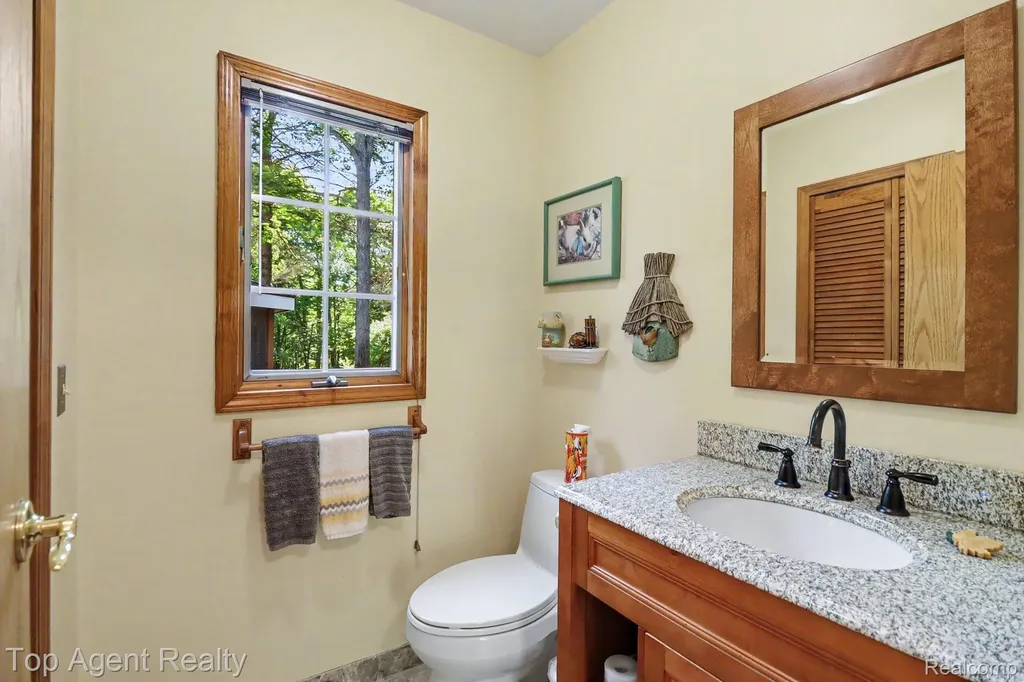 2411 Farmbrook Trail Addison Township MI 48370