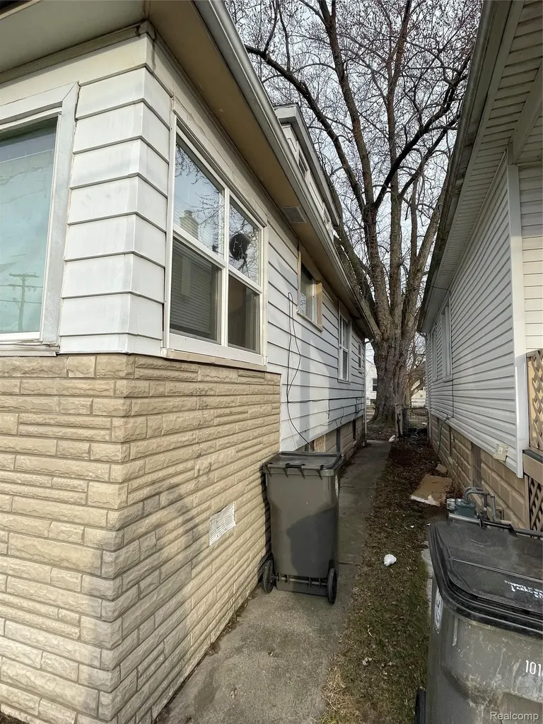 4525 6th Street Ecorse City MI 48229