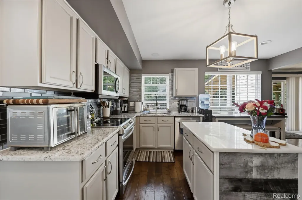 6003 Cedar Bend Drive Independence Charter Township MI 48346