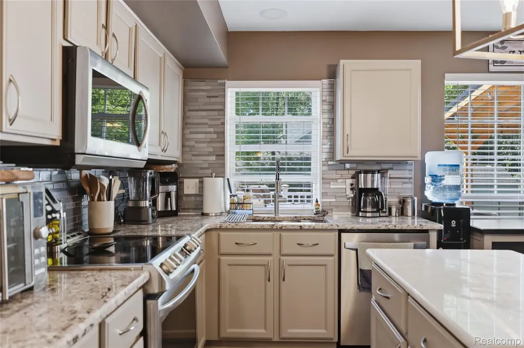 6003 Cedar Bend Drive Independence Charter Township MI 48346