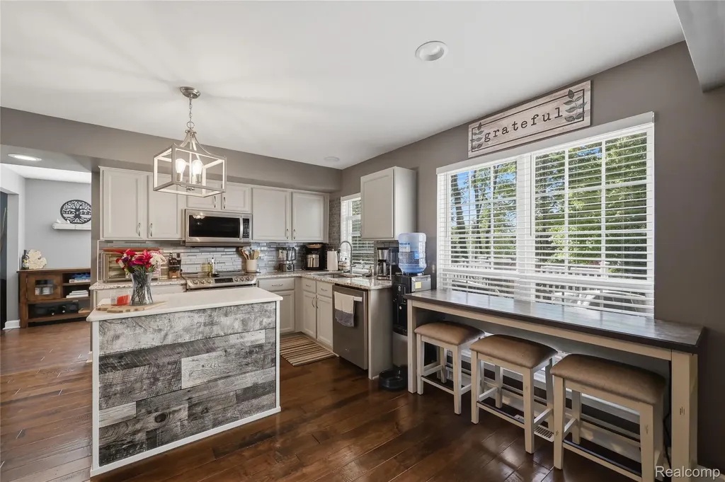 6003 Cedar Bend Drive Independence Charter Township MI 48346