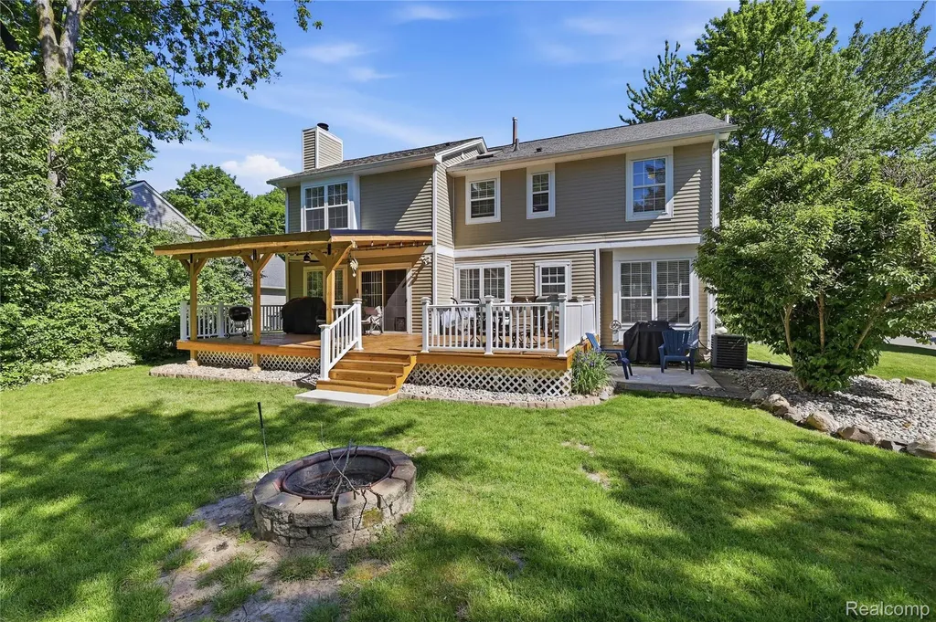 6003 Cedar Bend Drive Independence Charter Township MI 48346