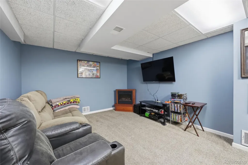 6003 Cedar Bend Drive Independence Charter Township MI 48346