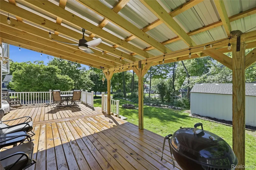 6003 Cedar Bend Drive Independence Charter Township MI 48346