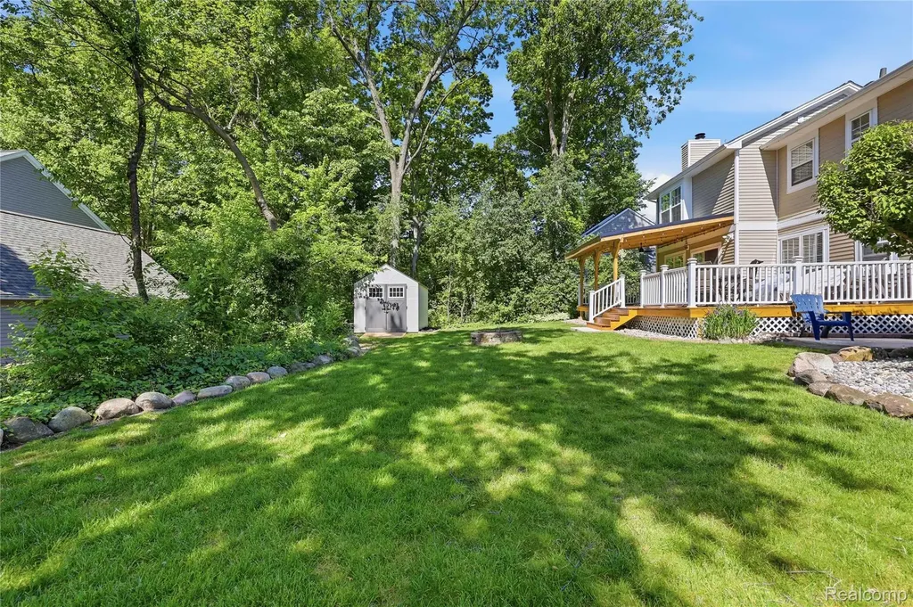 6003 Cedar Bend Drive Independence Charter Township MI 48346