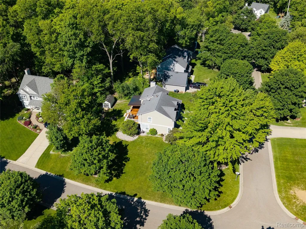 6003 Cedar Bend Drive Independence Charter Township MI 48346