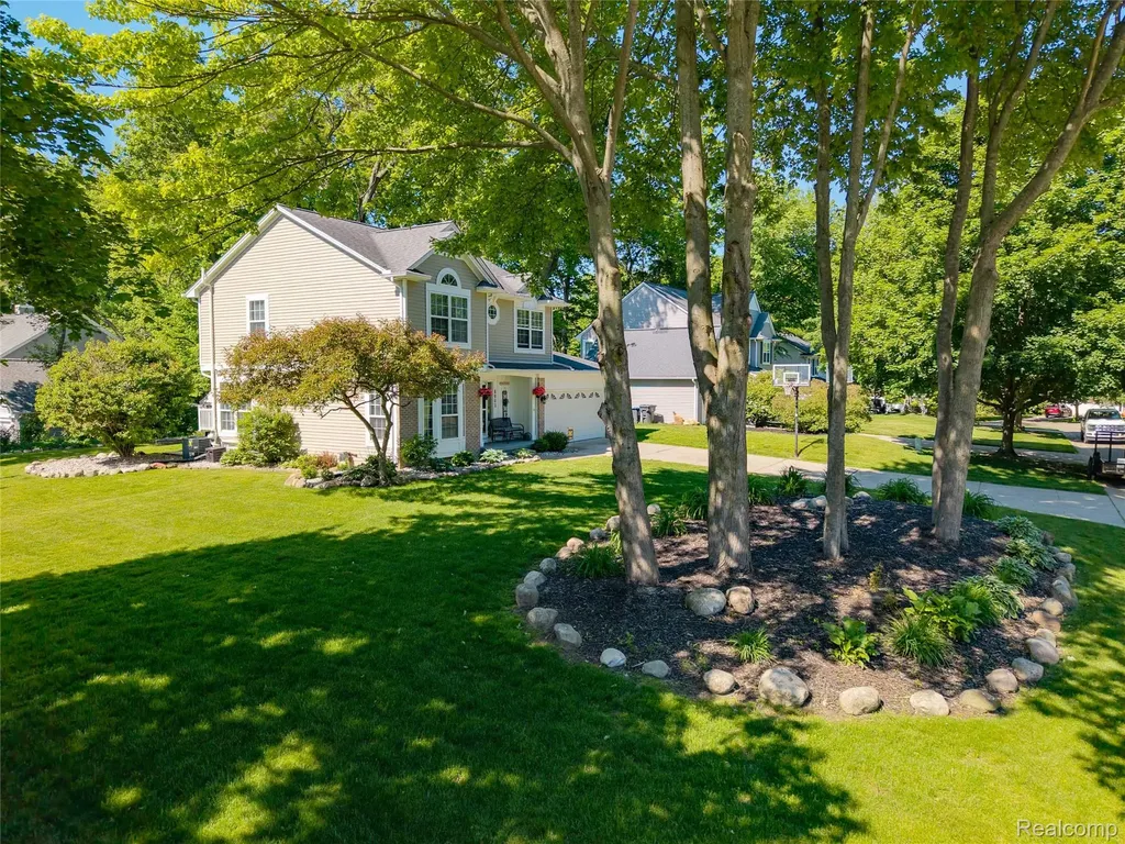 6003 Cedar Bend Drive Independence Charter Township MI 48346