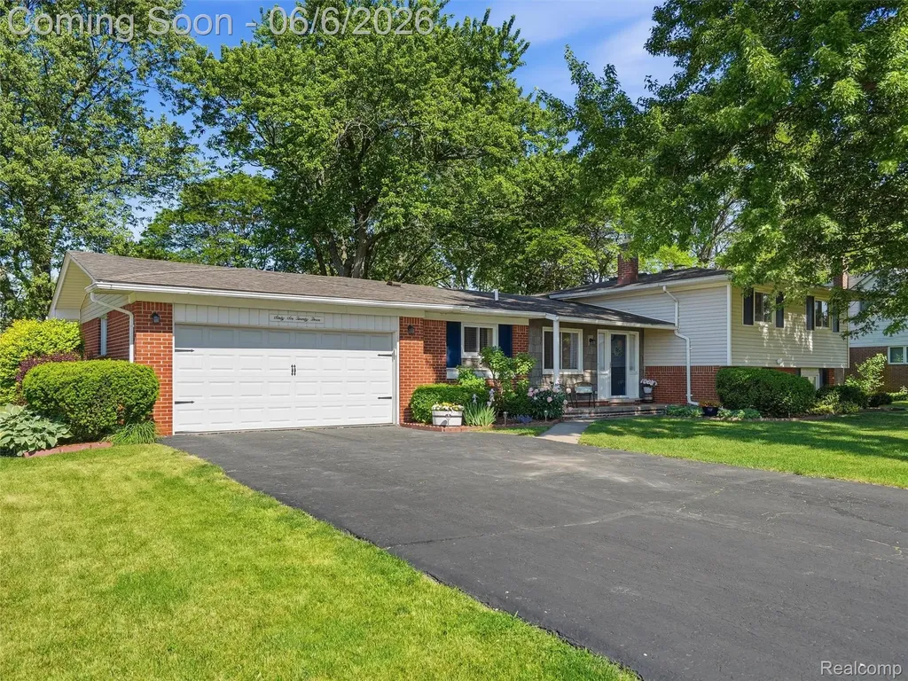 6623 Pine Eagle Lane West Bloomfield Charter Township MI 48322