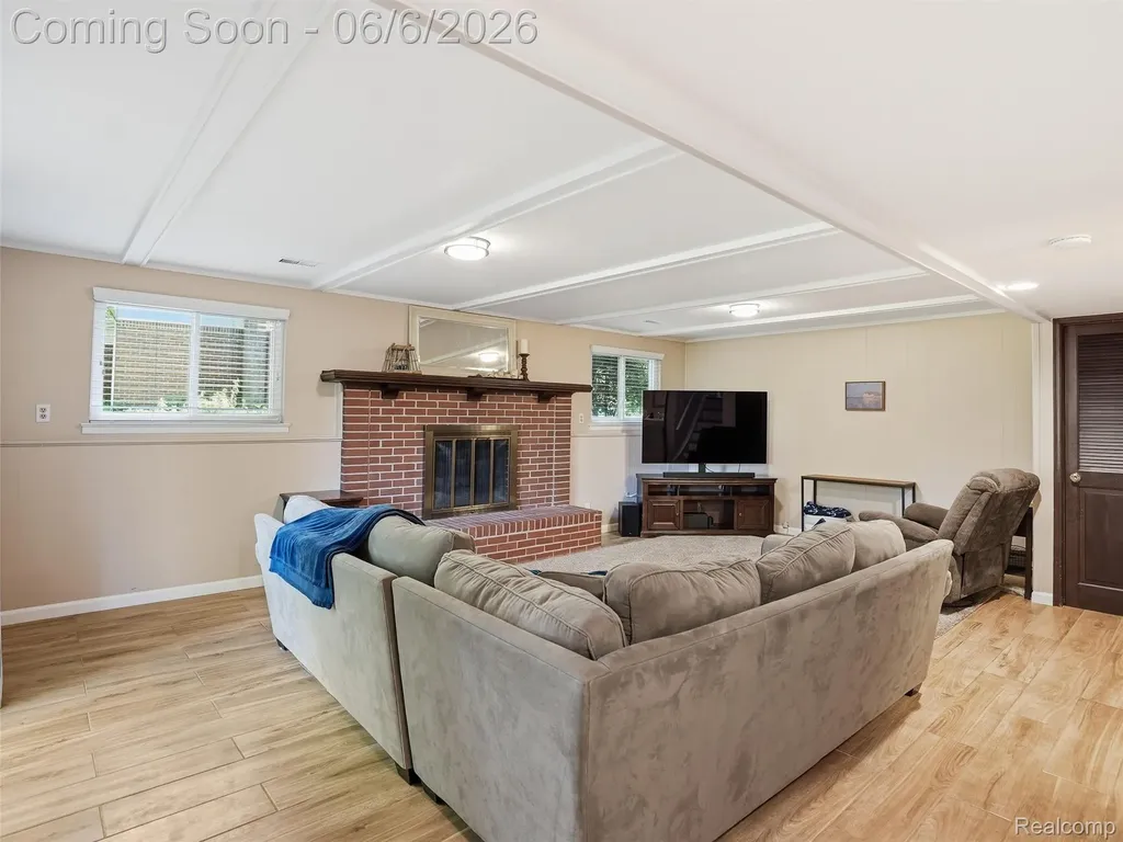 6623 Pine Eagle Lane West Bloomfield Charter Township MI 48322