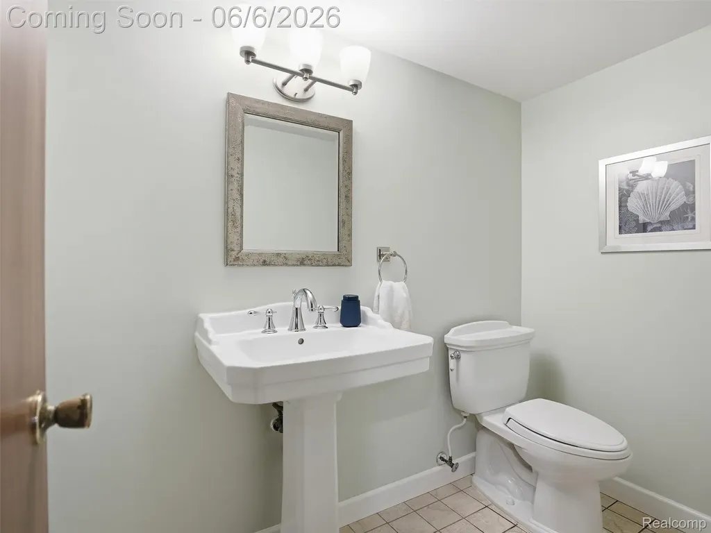 6623 Pine Eagle Lane West Bloomfield Charter Township MI 48322