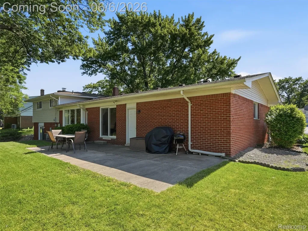 6623 Pine Eagle Lane West Bloomfield Charter Township MI 48322