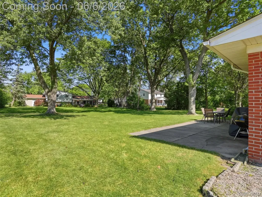 6623 Pine Eagle Lane West Bloomfield Charter Township MI 48322