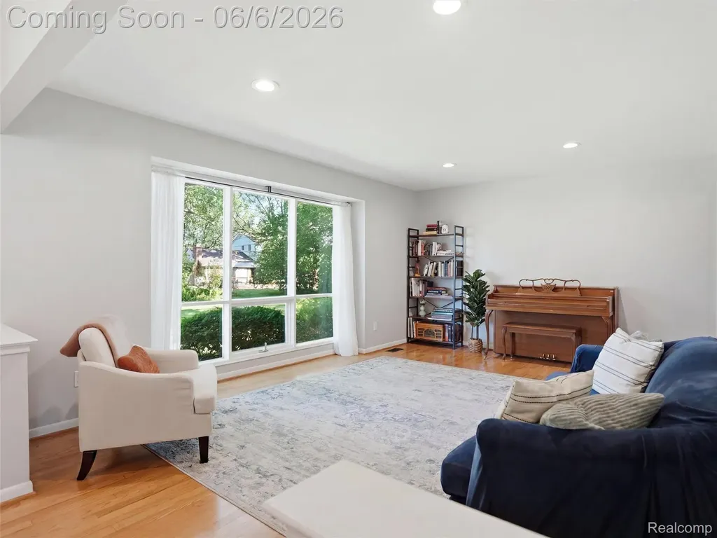 6623 Pine Eagle Lane West Bloomfield Charter Township MI 48322