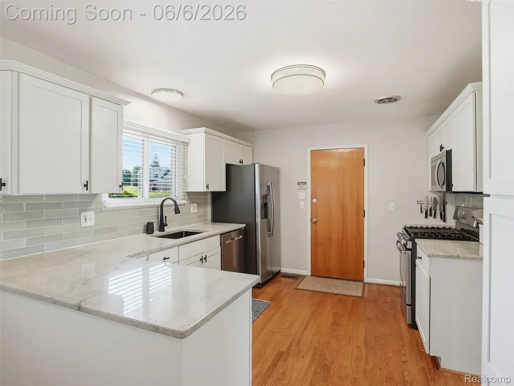 6623 Pine Eagle Lane West Bloomfield Charter Township MI 48322