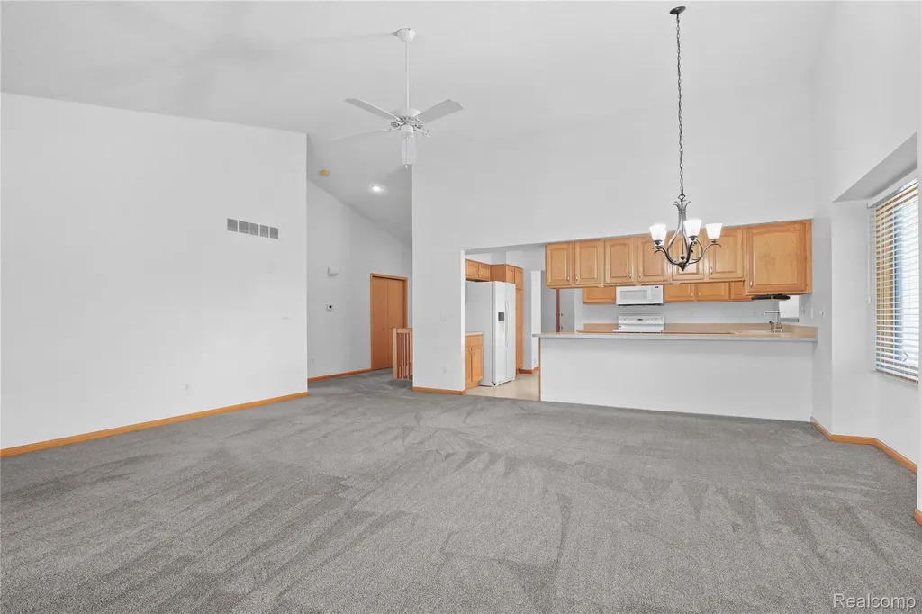 352 Cottonwood Lane Saline City MI 48176