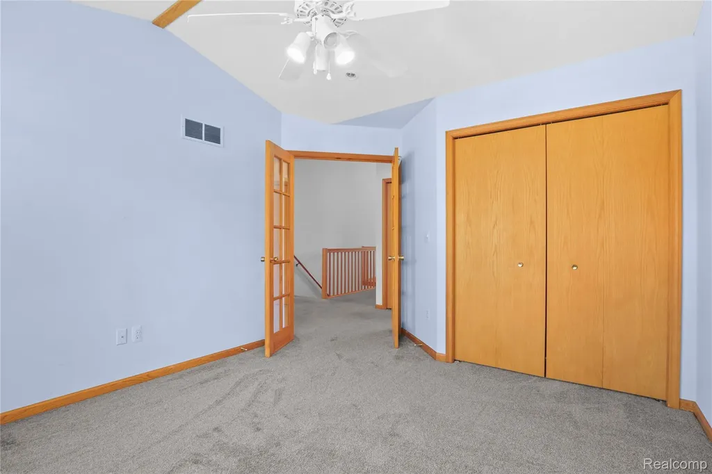 352 Cottonwood Lane Saline City MI 48176