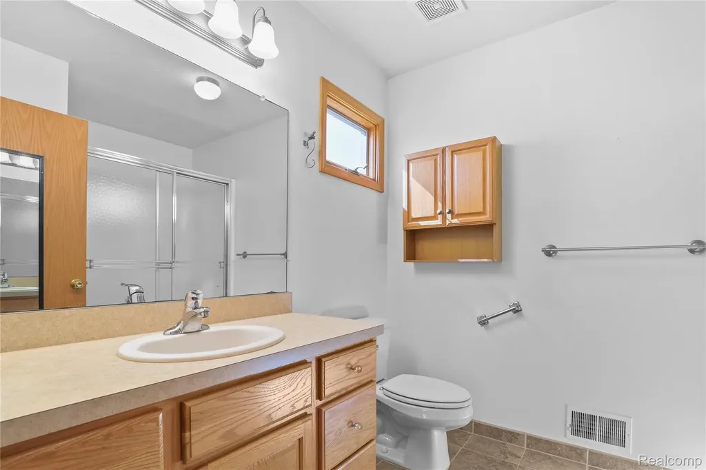 352 Cottonwood Lane Saline City MI 48176
