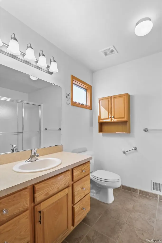 352 Cottonwood Lane Saline City MI 48176