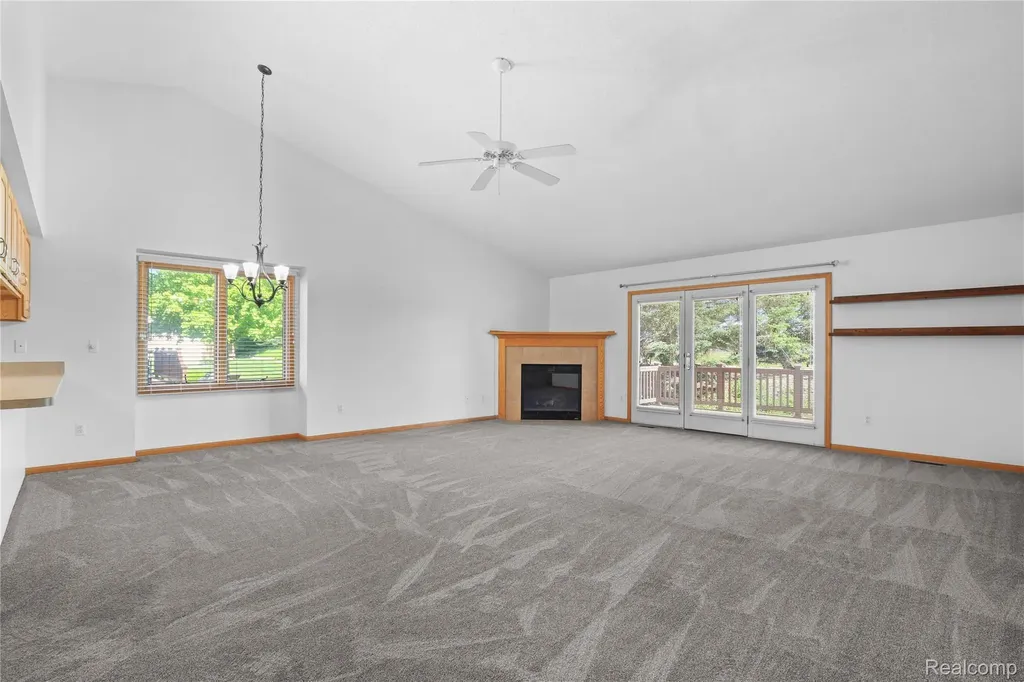 352 Cottonwood Lane Saline City MI 48176