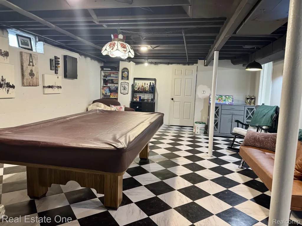 311 W Brockton Avenue Madison Heights City MI 48071