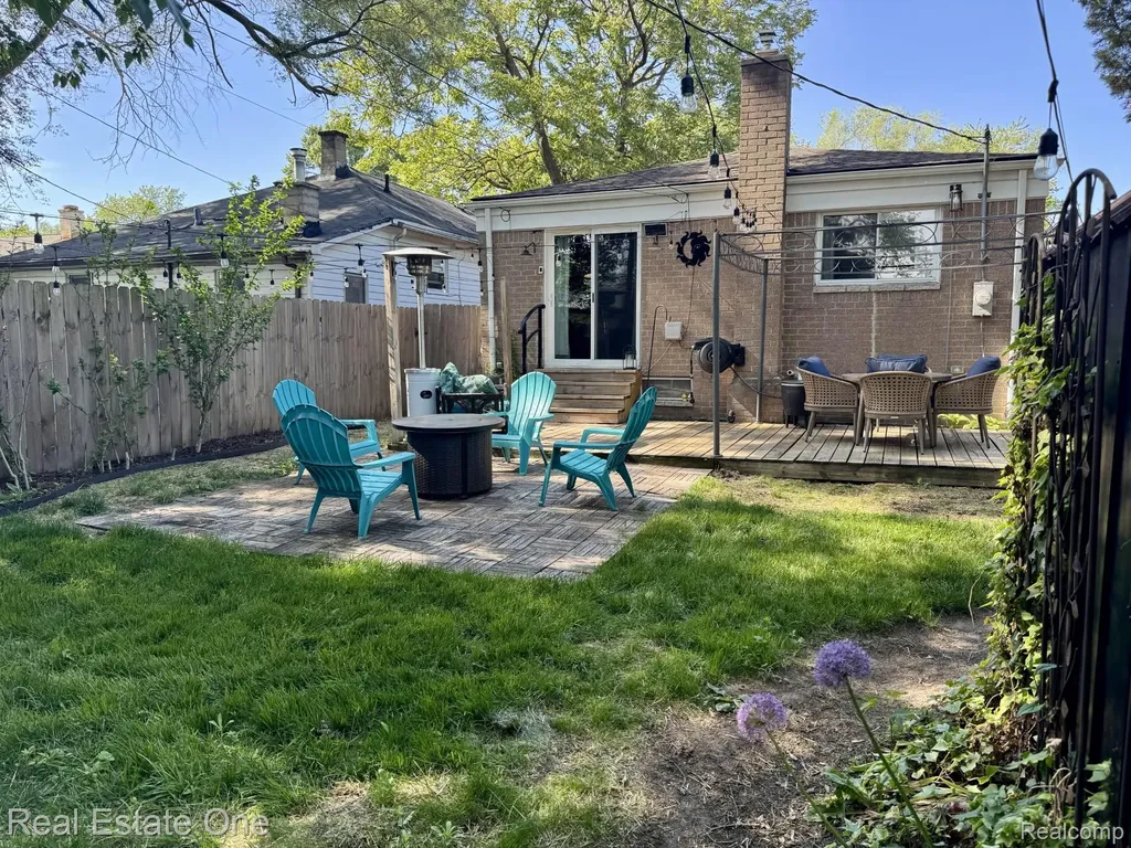 311 W Brockton Avenue Madison Heights City MI 48071