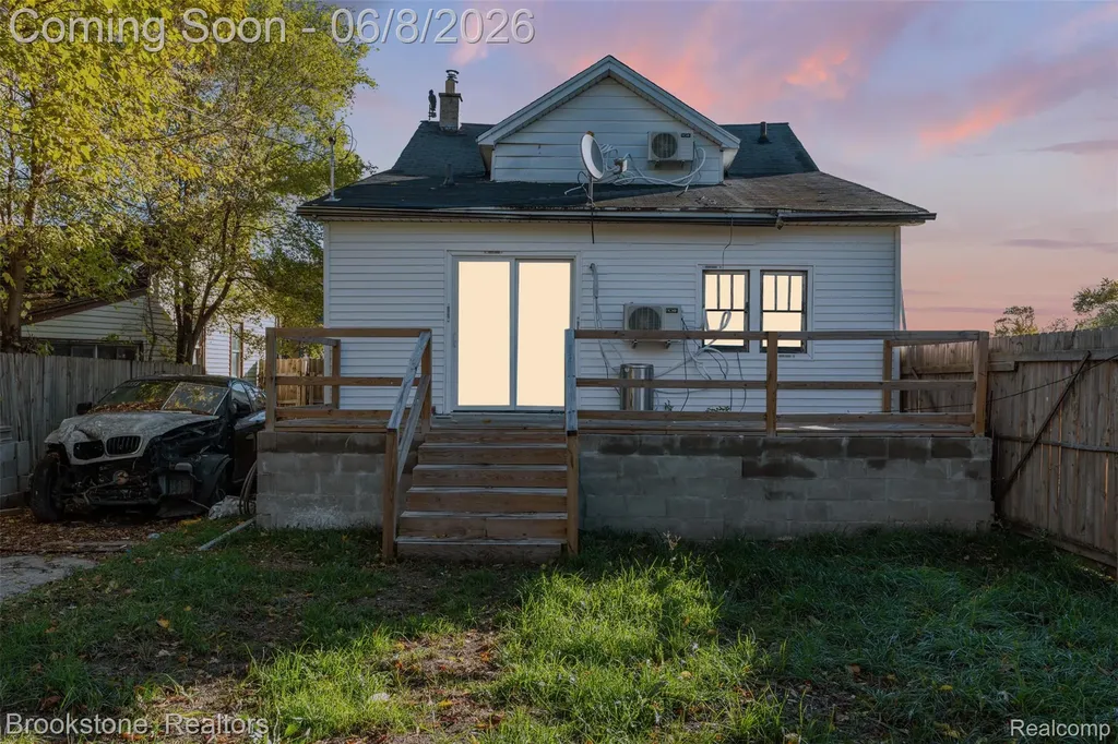 6225 Stahelin Avenue Detroit City MI 48228