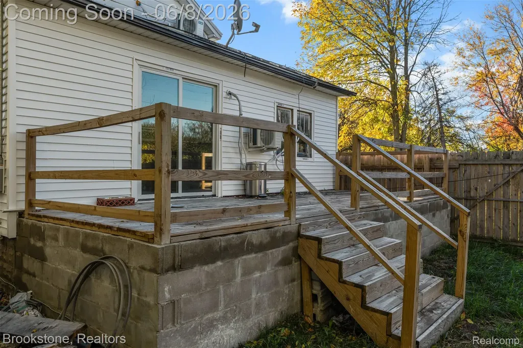 6225 Stahelin Avenue Detroit City MI 48228