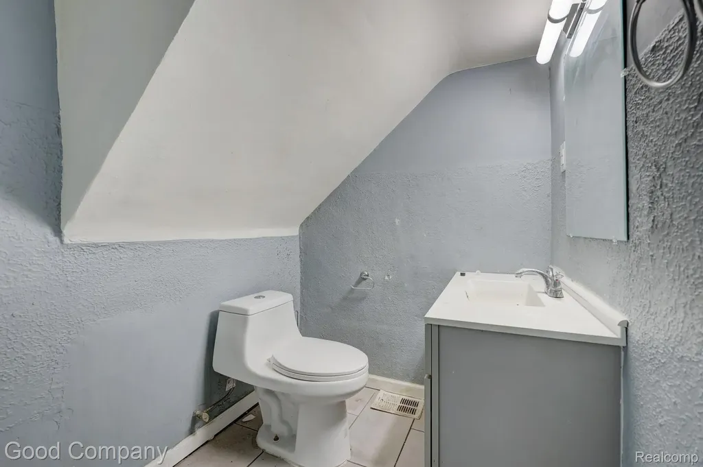 436 E George Avenue Hazel Park City MI 48030