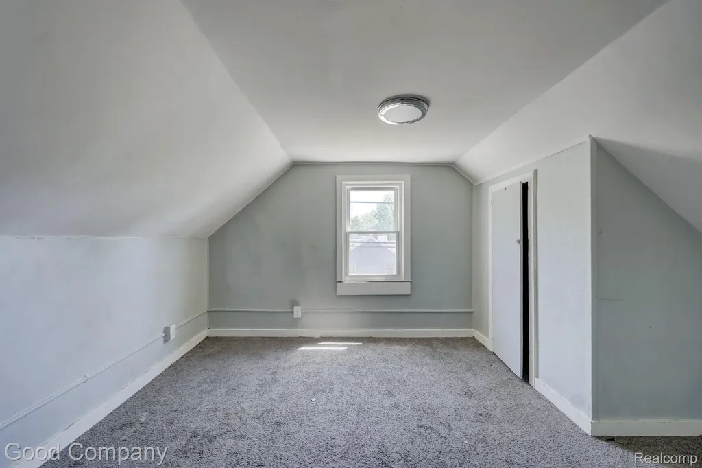 436 E George Avenue Hazel Park City MI 48030