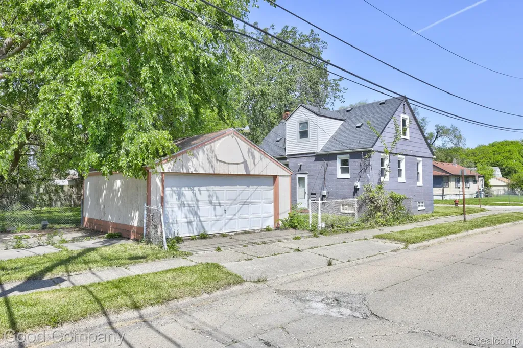436 E George Avenue Hazel Park City MI 48030