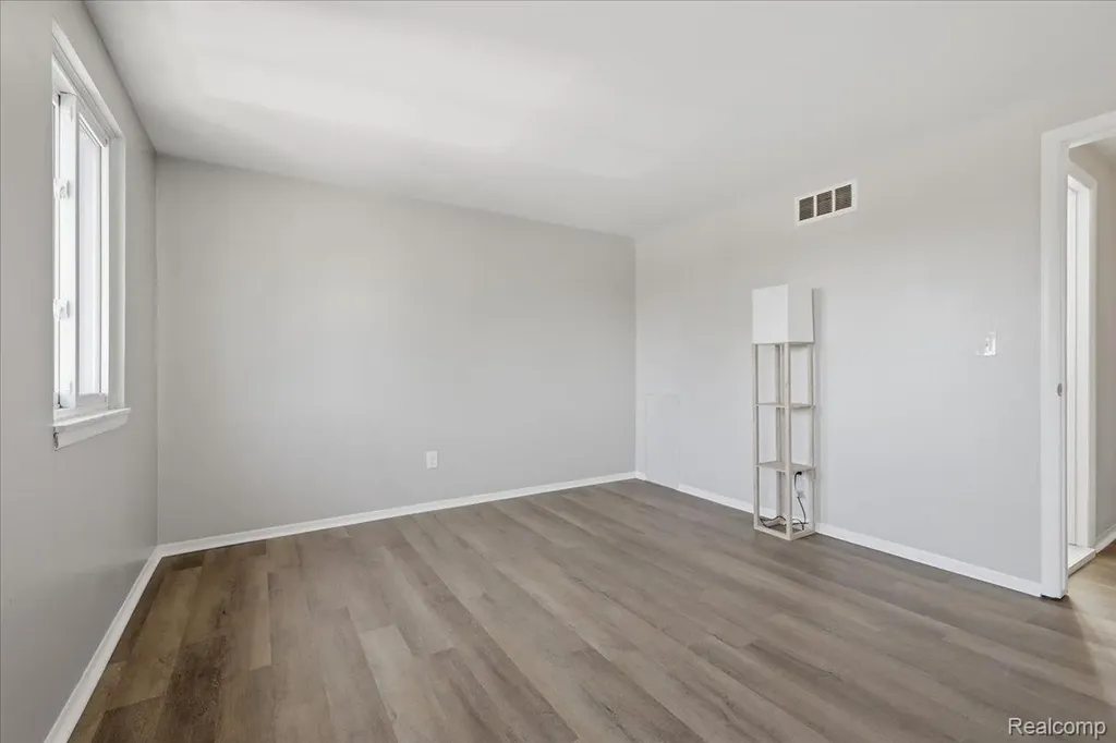 16345 Benmar Drive Roseville City MI 48066
