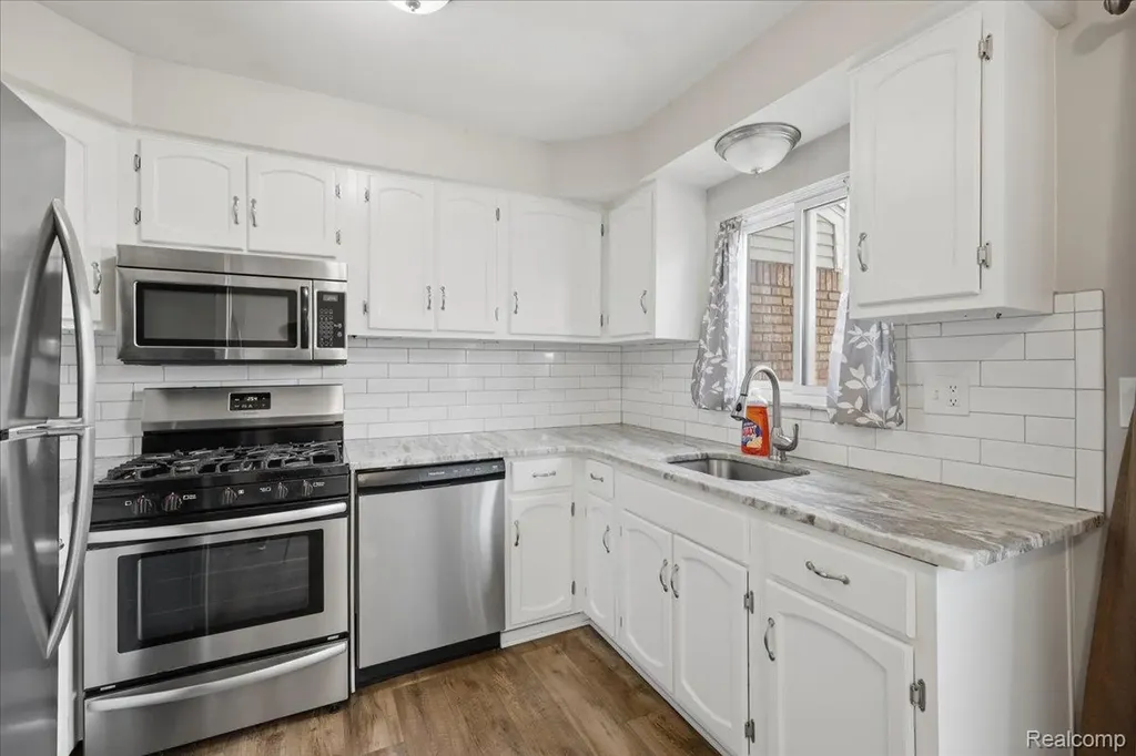 16345 Benmar Drive Roseville City MI 48066