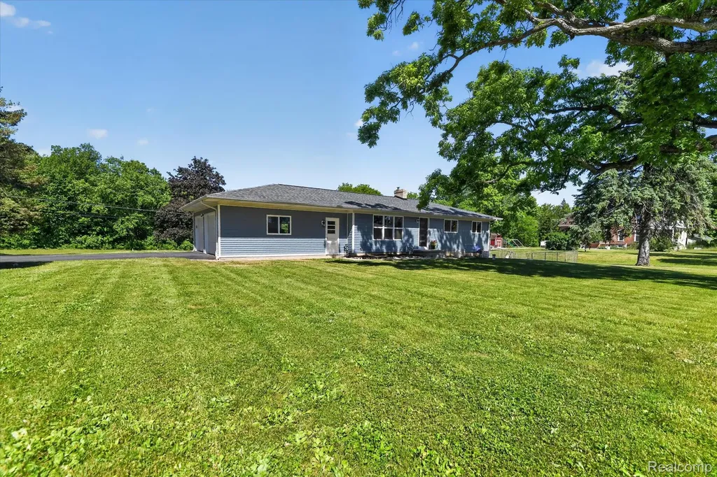2250 Montague Road Davison City MI 48423