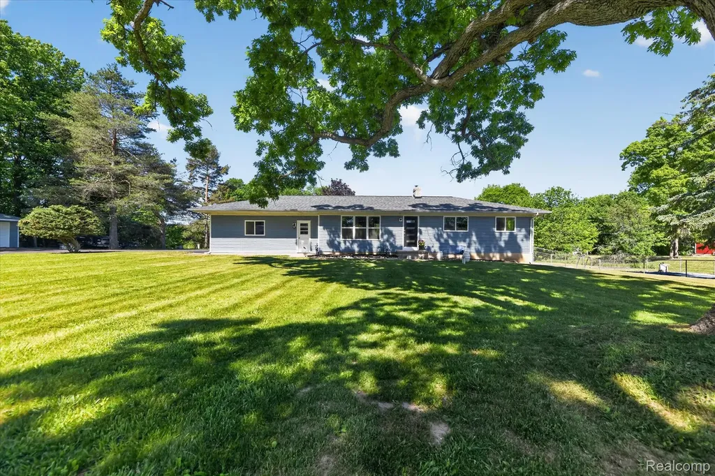 2250 Montague Road Davison City MI 48423