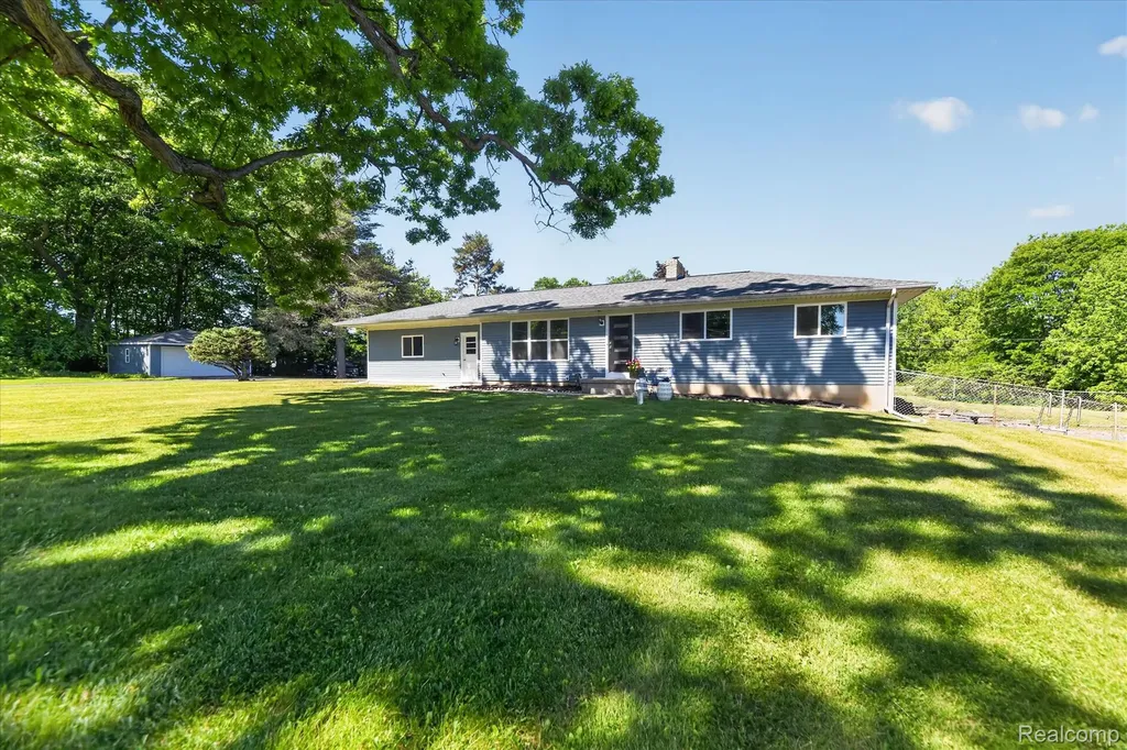 2250 Montague Road Davison City MI 48423