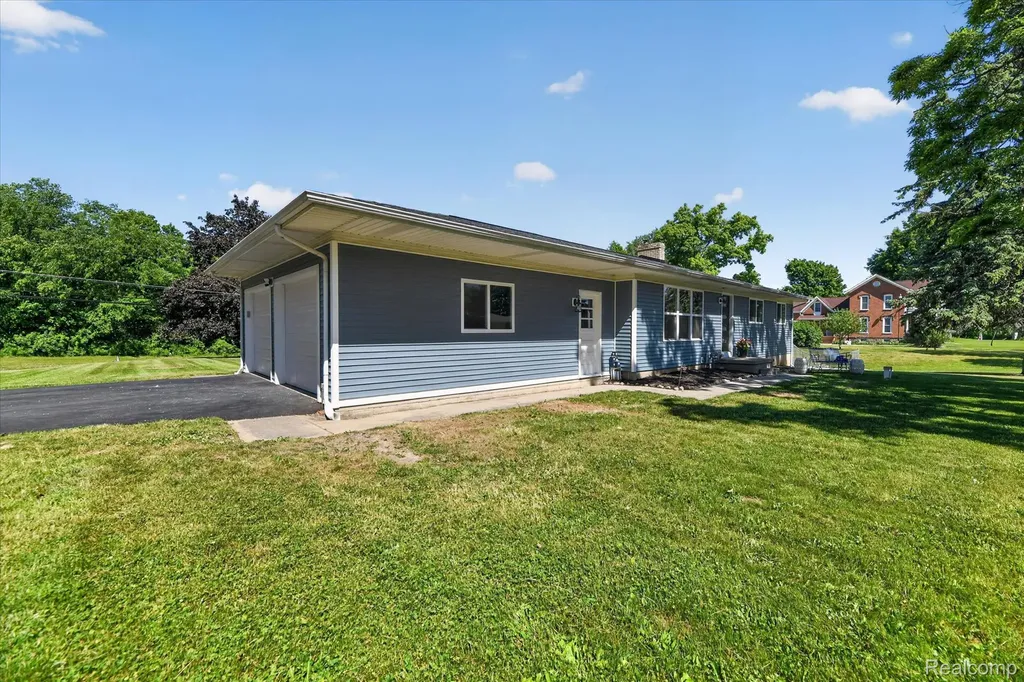 2250 Montague Road Davison City MI 48423