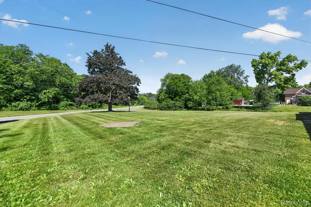 2250 Montague Road Davison City MI 48423