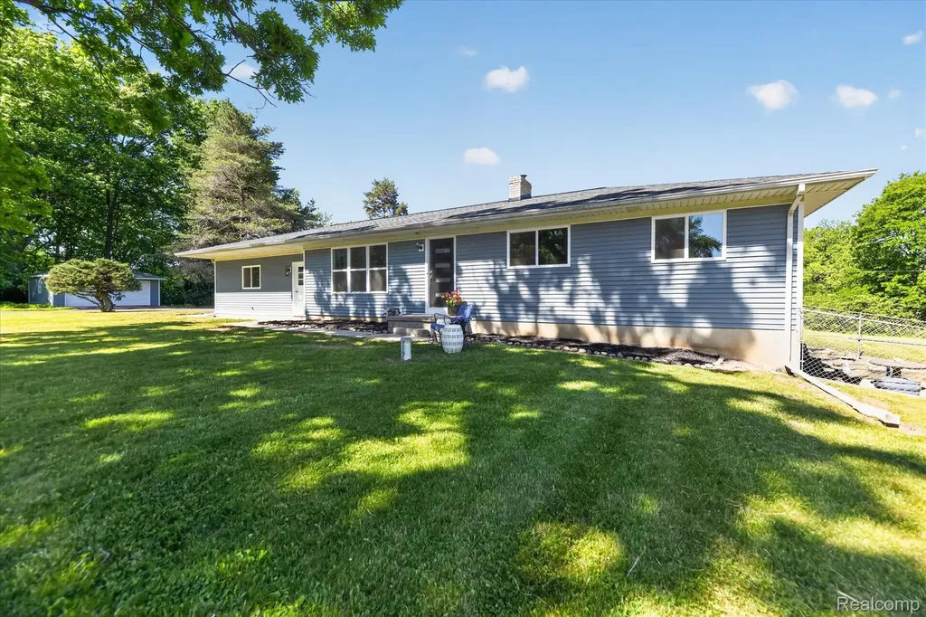 2250 Montague Road Davison City MI 48423