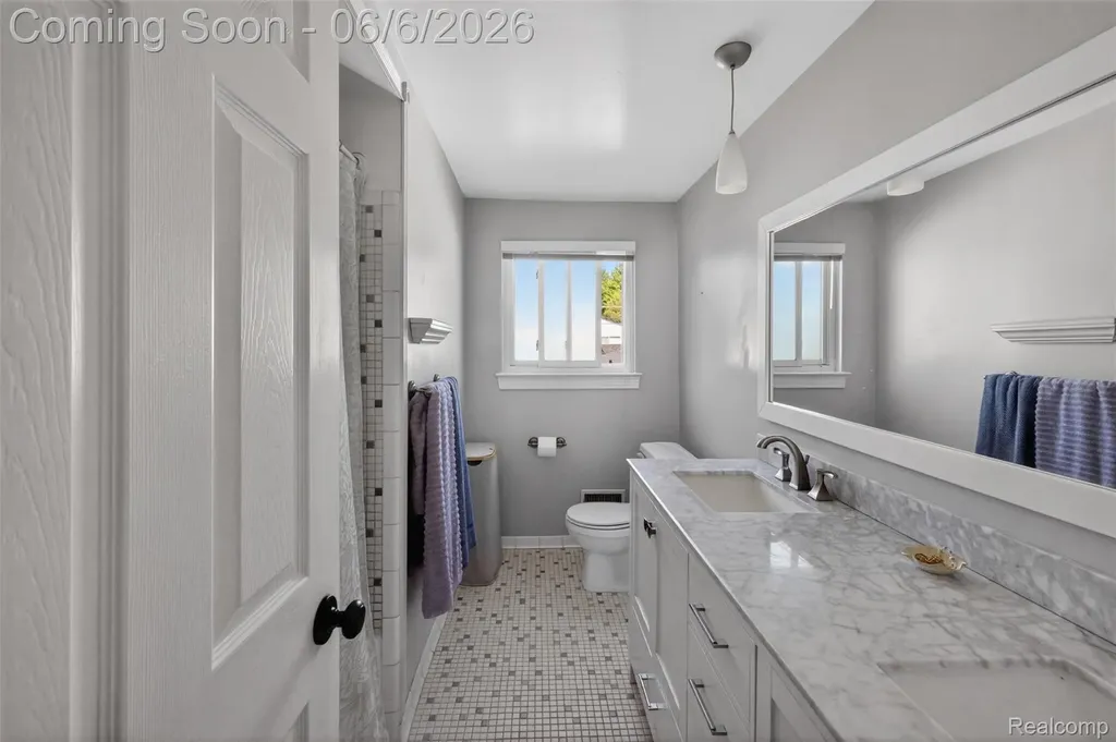 33942 Coachwood Drive Sterling Heights City MI 48312