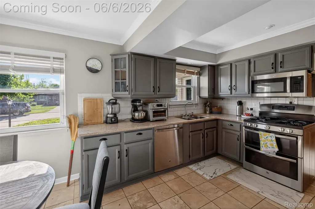 33942 Coachwood Drive Sterling Heights City MI 48312