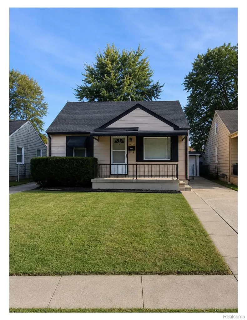 12760 Sarsfield Avenue Warren City MI 48089