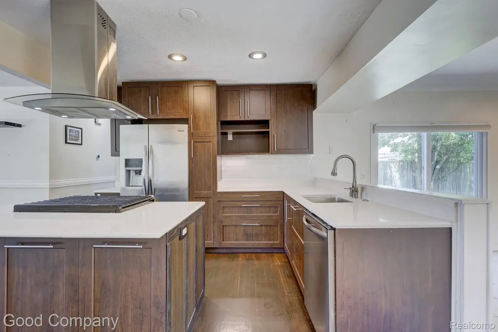 2742 Downey Drive Troy City MI 48083