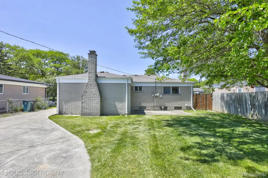 2742 Downey Drive Troy City MI 48083