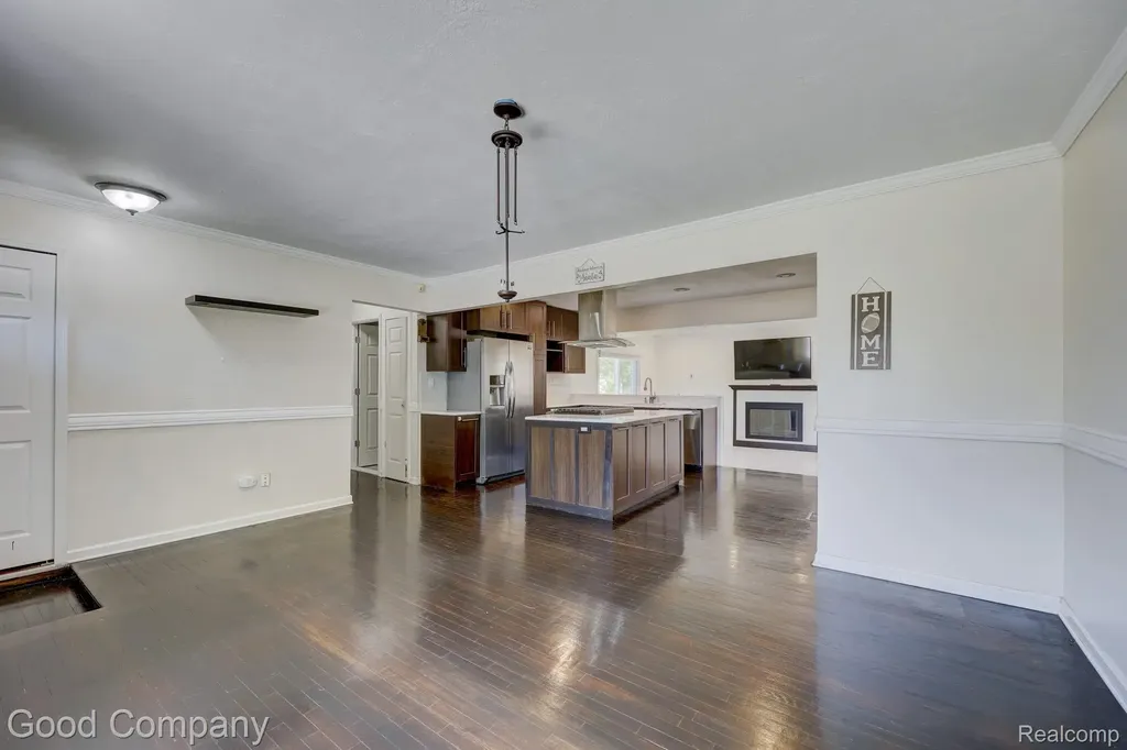 2742 Downey Drive Troy City MI 48083