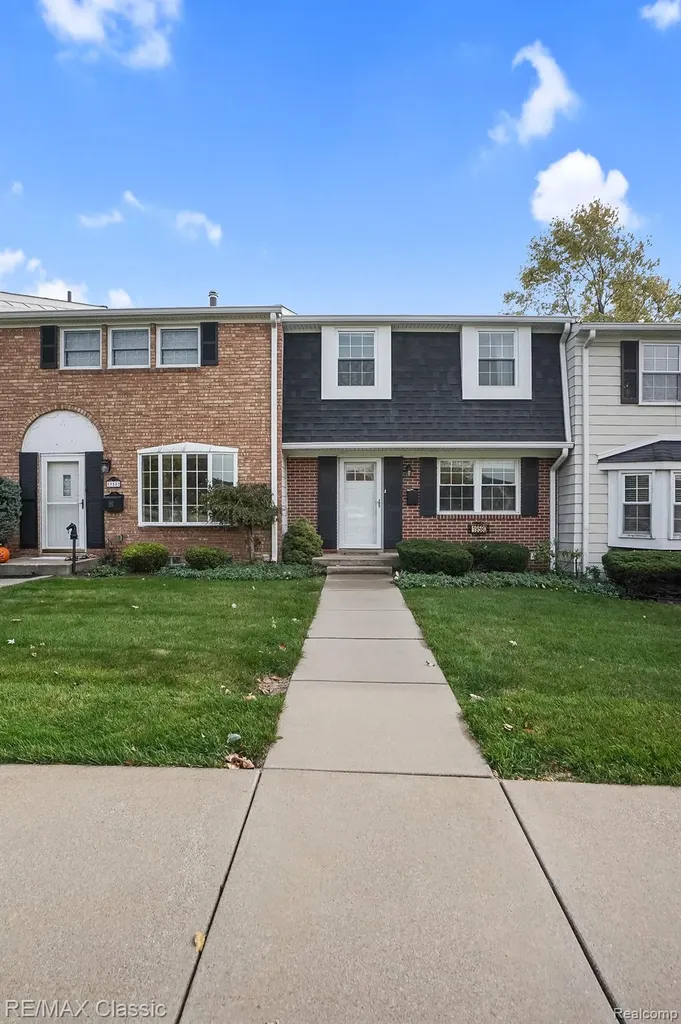 19580 Crystal Lake Drive Northville City MI 48167